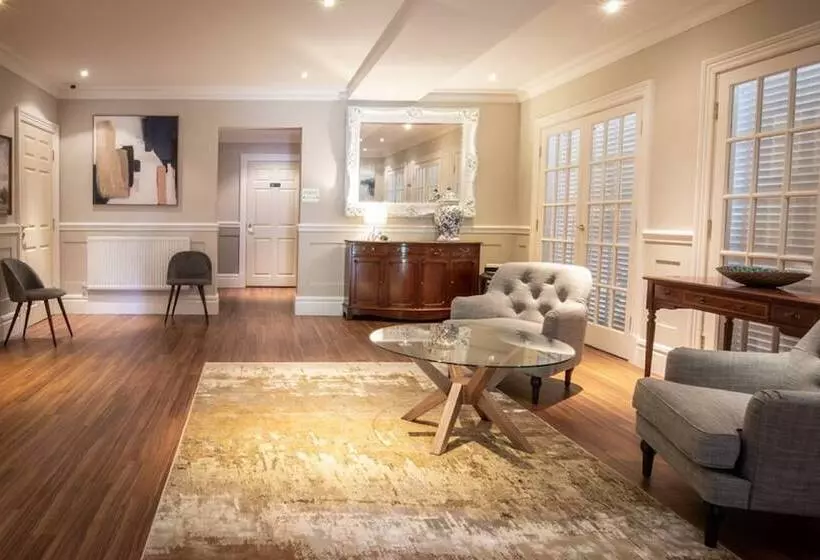 ホテル The Dower House