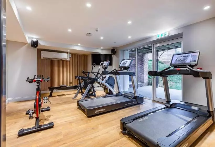 호텔 The Springs Resort & Golf Club