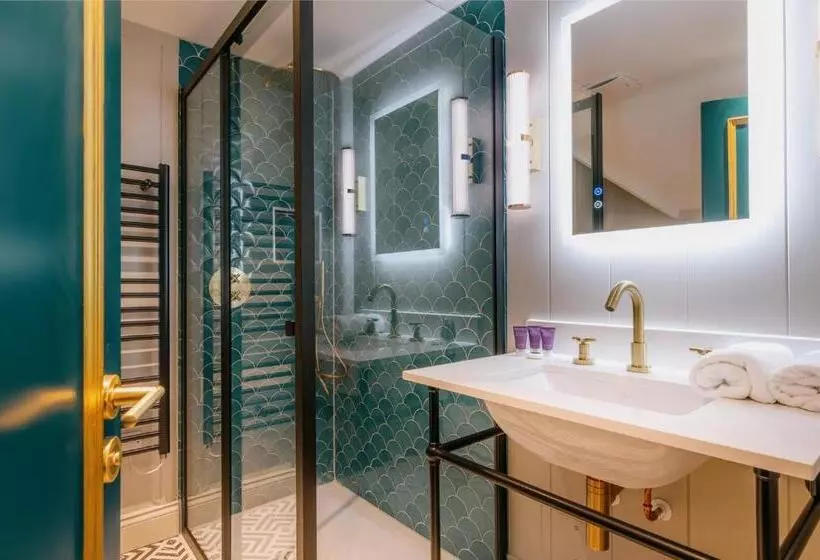 호텔 The Springs Resort & Golf Club