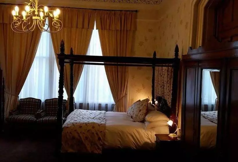 The Royal Hotel Tain