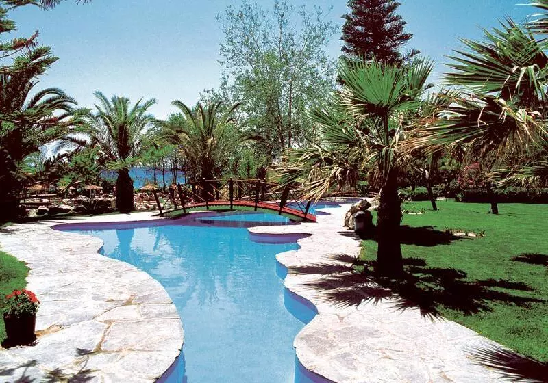 هتل Calypso Beach