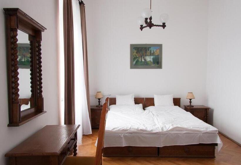 酒店 István Király Szálló