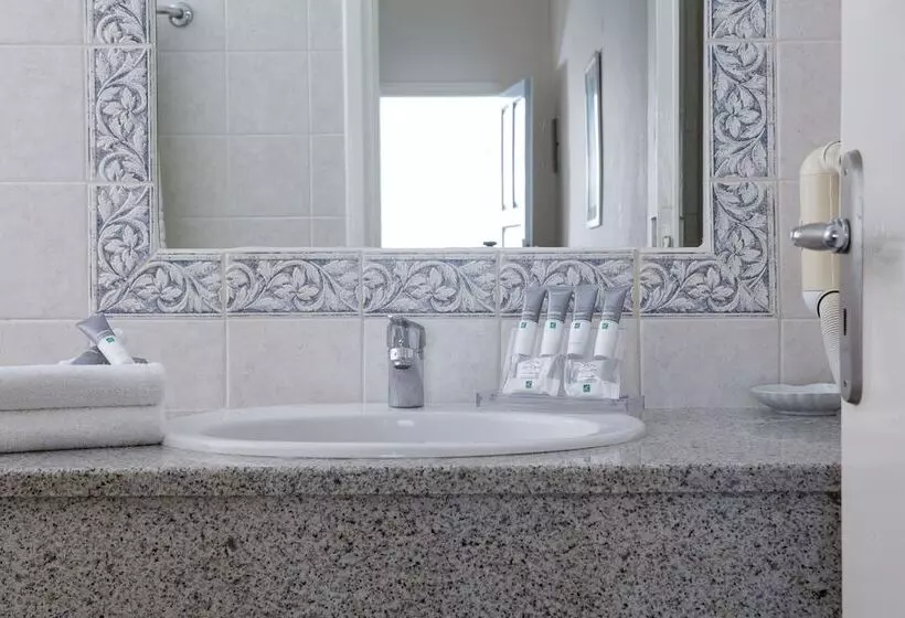 Отель Manoula S Beach Mykonos Resort