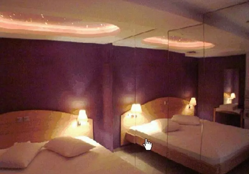 Отель Niki Piraeus