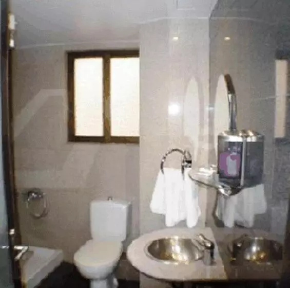 Отель Niki Piraeus