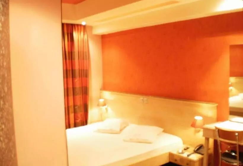 Отель Niki Piraeus