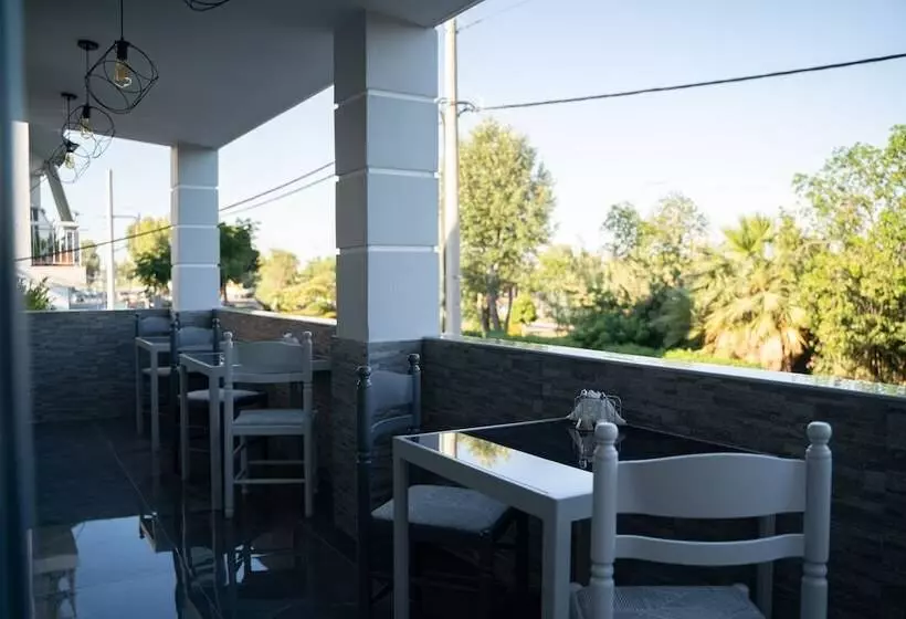 ホテル Parthenis Riviera