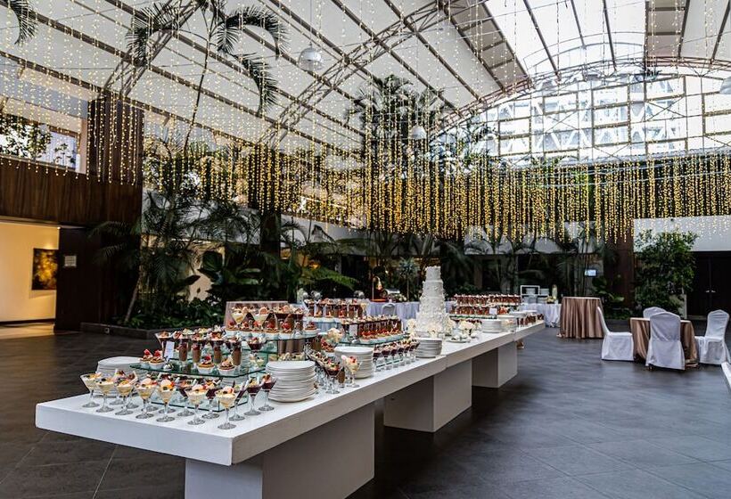 هتل The Westin Camino Real, Guatemala