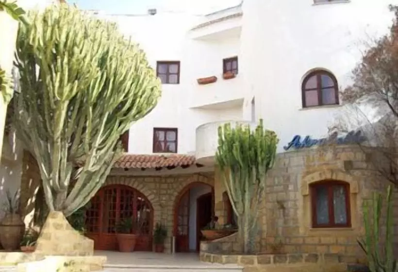 Hotel Akrabello