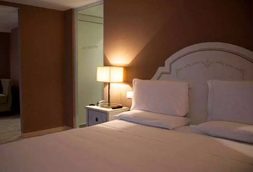 Отель Canon D Oro