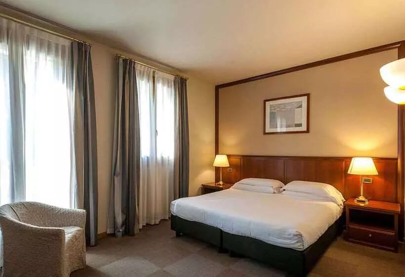 Отель Canon D Oro