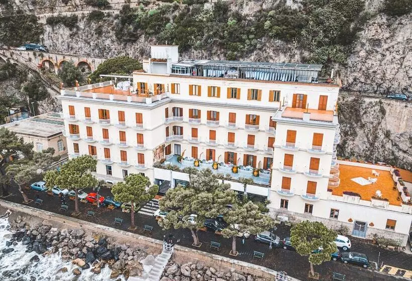 ホテル La Bussola