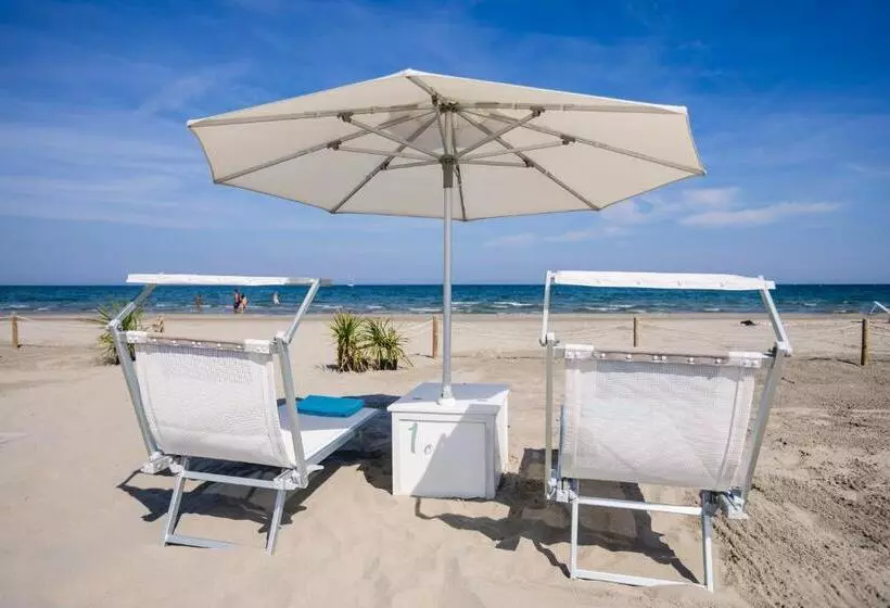 Hotel Saraceno Resort With Private Beach