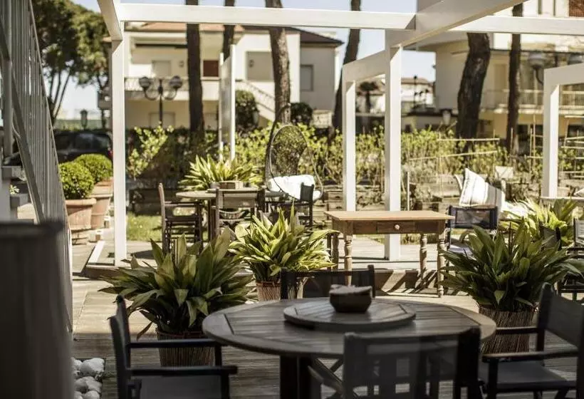 Hotel Saraceno Resort With Private Beach