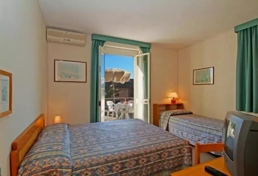 فندق Villa Tirreno