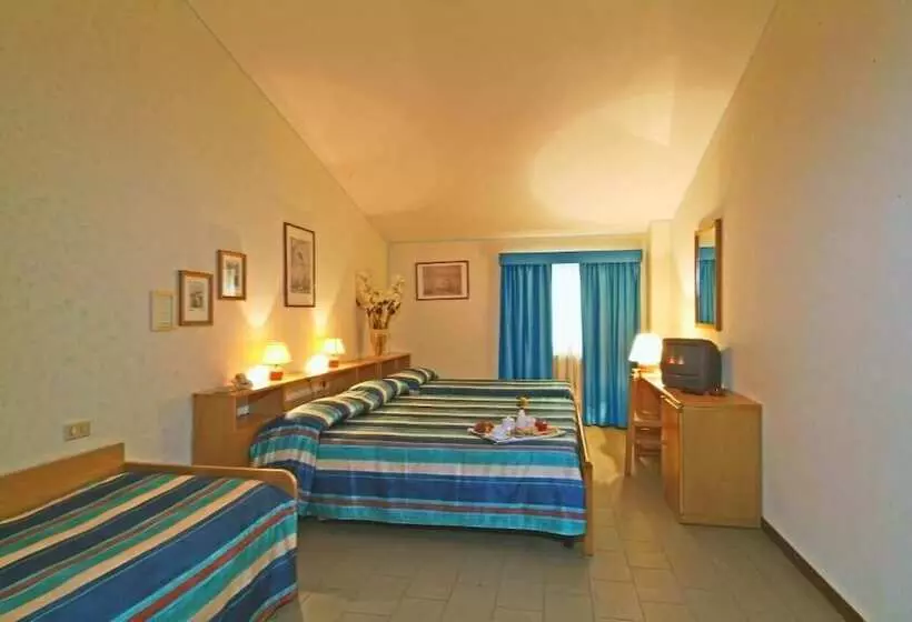 فندق Villa Tirreno