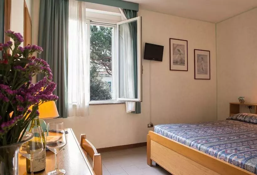 فندق Villa Tirreno