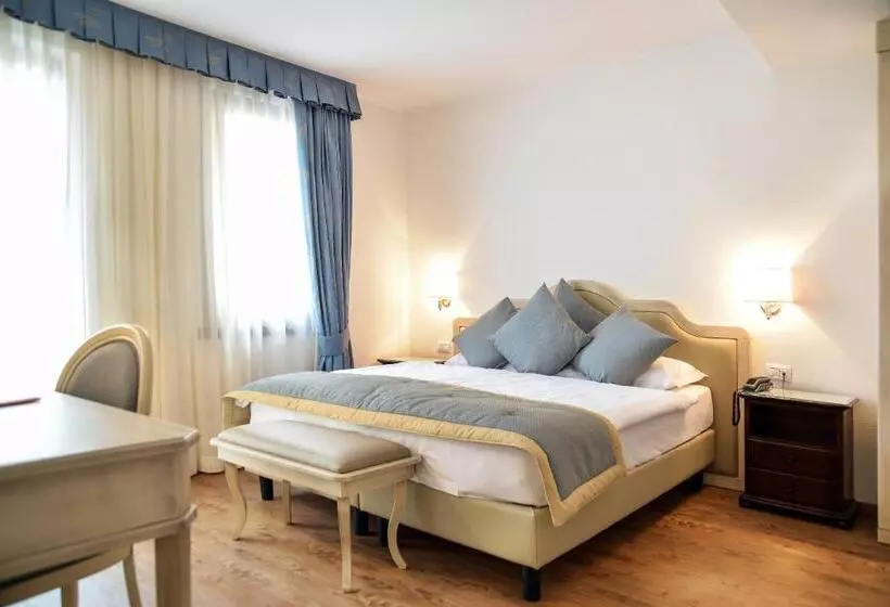 Lake Front Hotel Brenzone