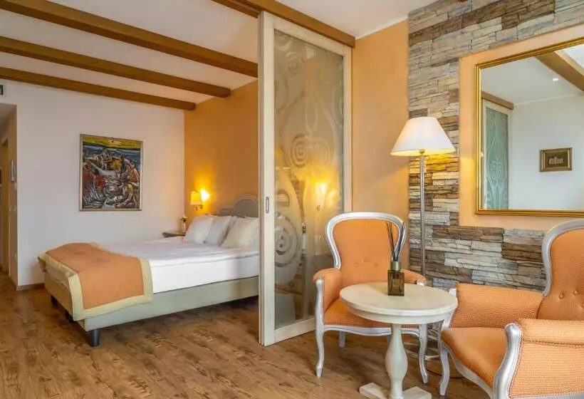 Lake Front Hotel Brenzone