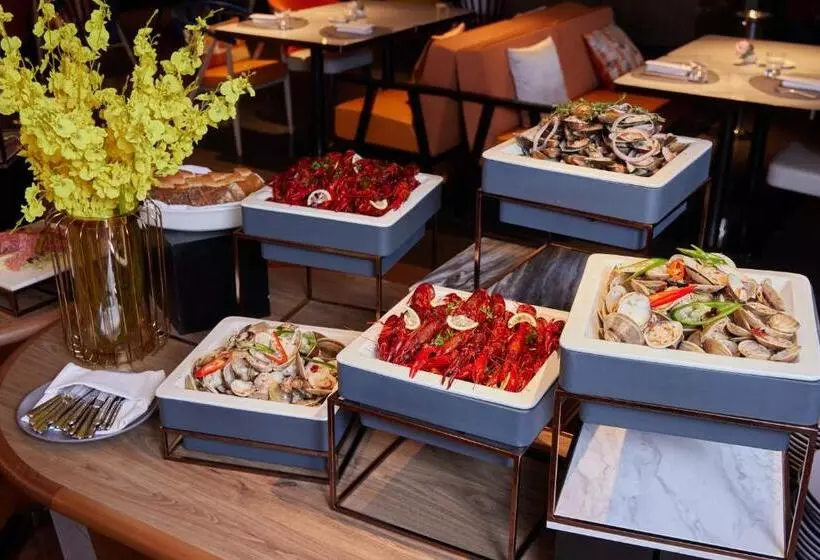 Prince Hotel, Marco Polo