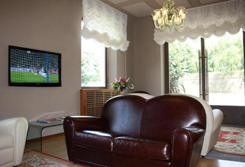 هتل Albergo Celide