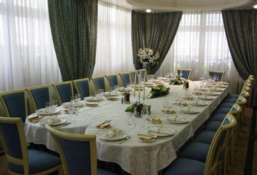 בית מלון כפרי Bristol