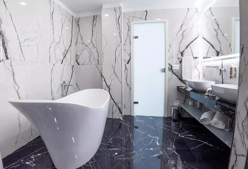 Grand Hotel Costa Brada