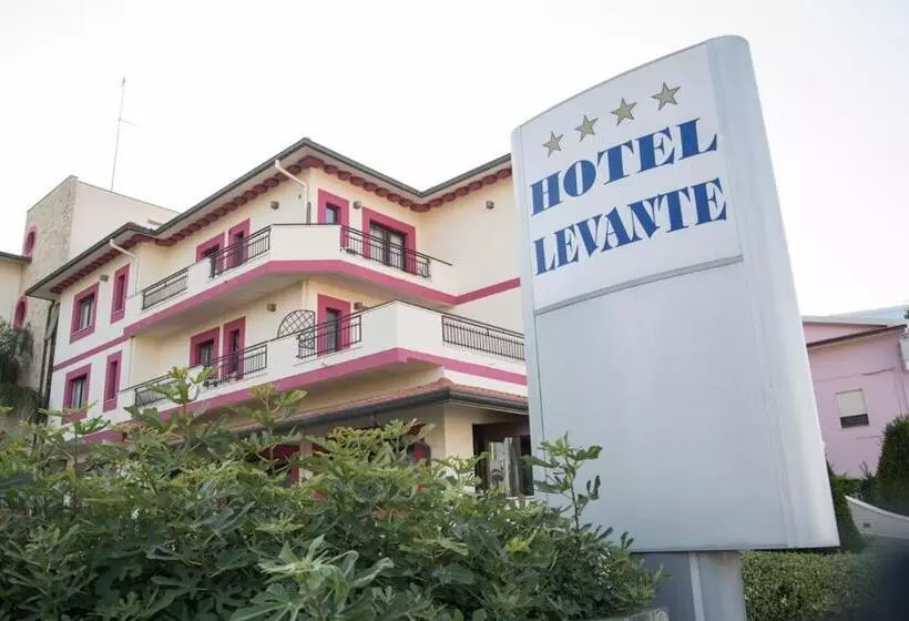 فندق Levante