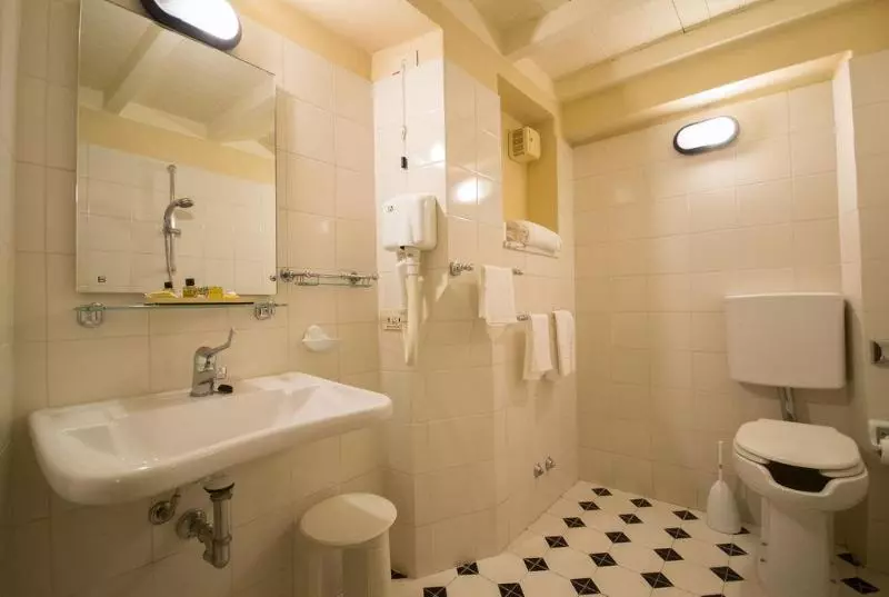 هتل Loggiato Dei Serviti