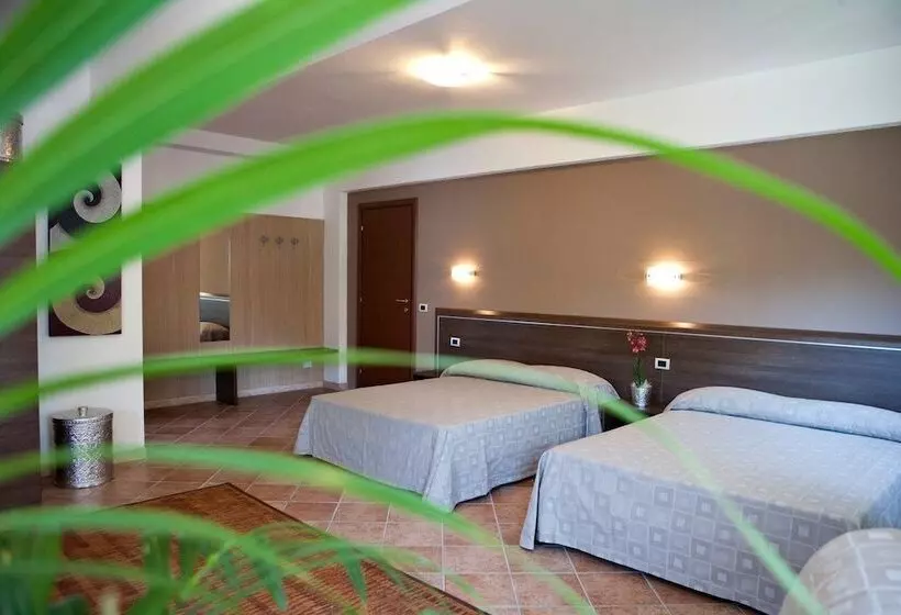 Отель Marinella