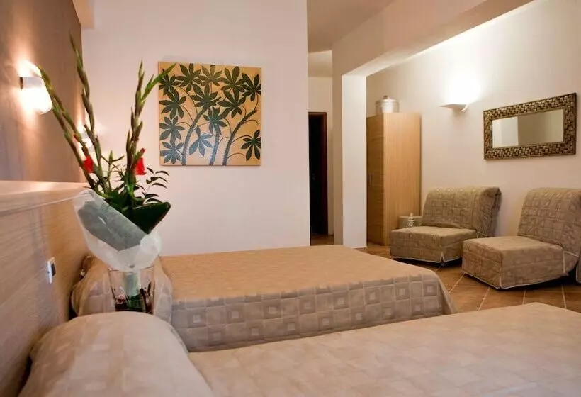 Отель Marinella