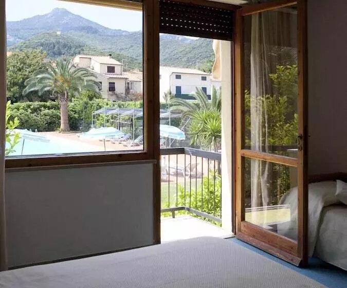 Отель Marinella