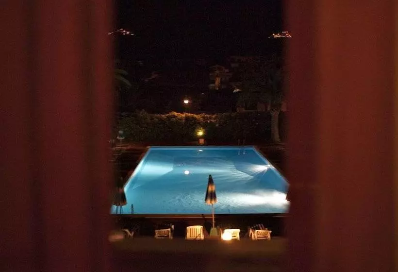 Отель Marinella