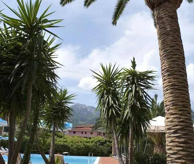 Отель Marinella