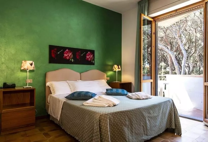 בית מלון כפרי Parco Dei Pini