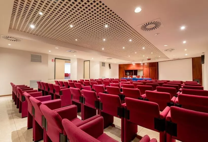 Отель Baia Flaminia