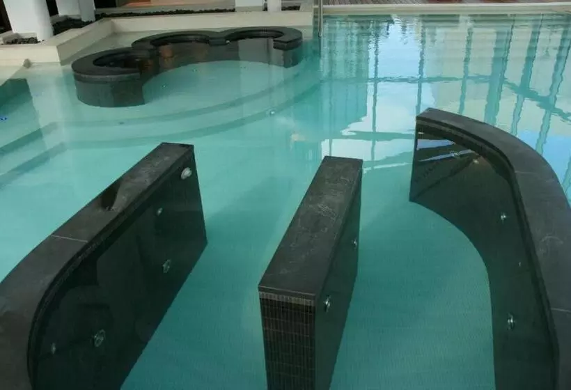 Отель Baia Flaminia