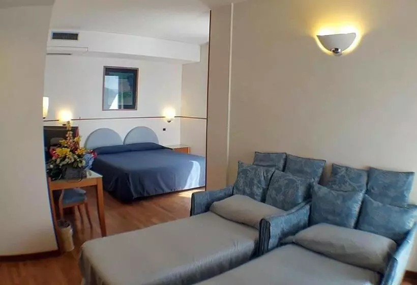 Отель Baia Flaminia