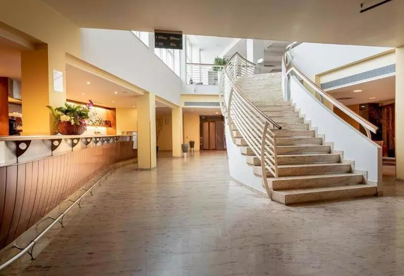 Отель Baia Flaminia