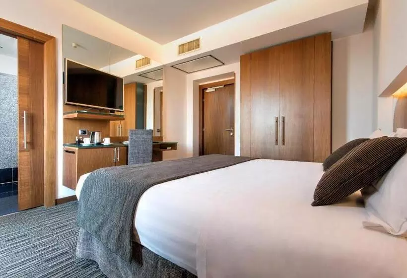 Best Western Plus Hotel Universo