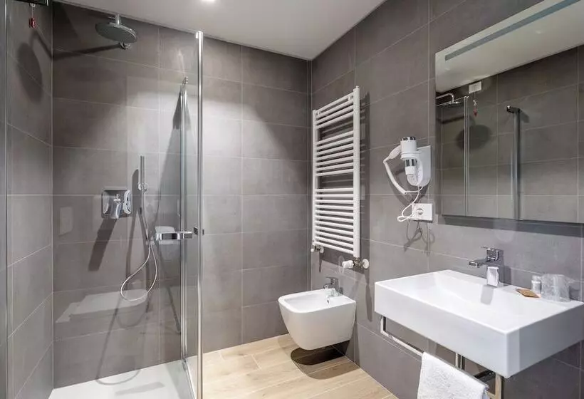 هتل Excelsior Pavia