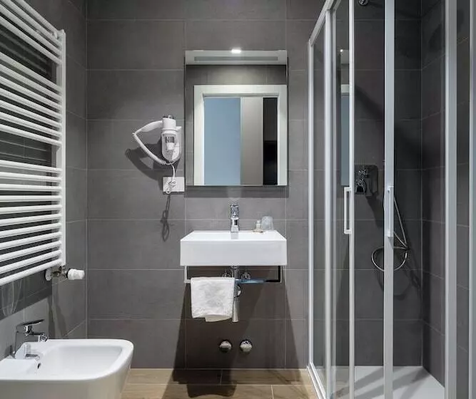 هتل Excelsior Pavia