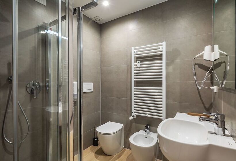 هتل Excelsior Pavia