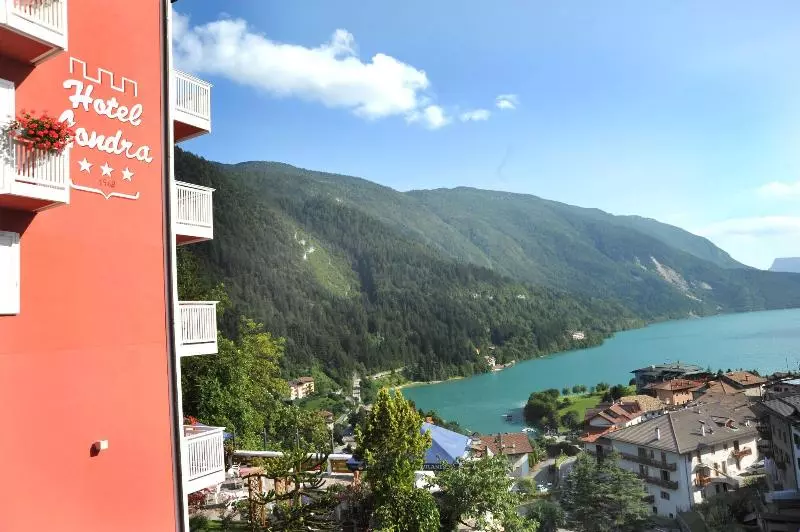 فندق Londra Slow Living Molveno