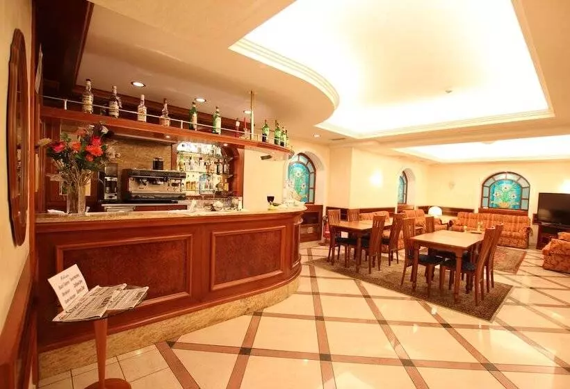 Mokinba Hotels Montebianco