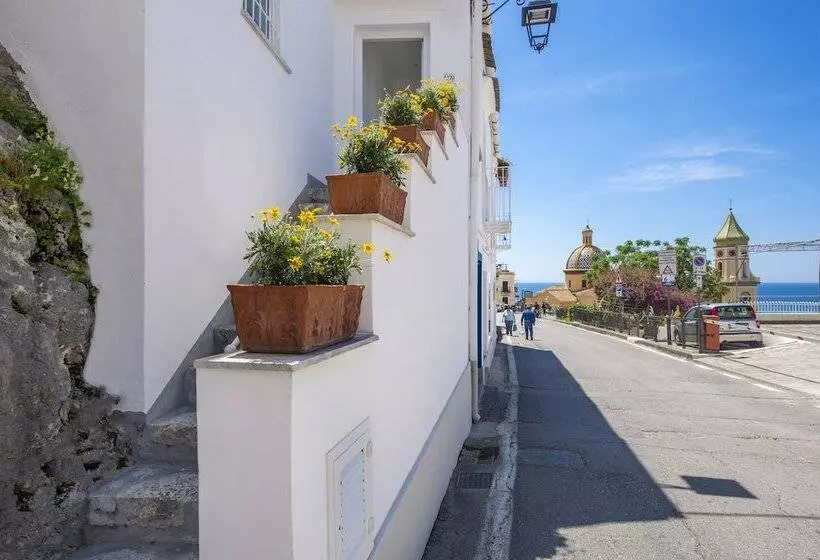 Отель Tramonto d'Oro