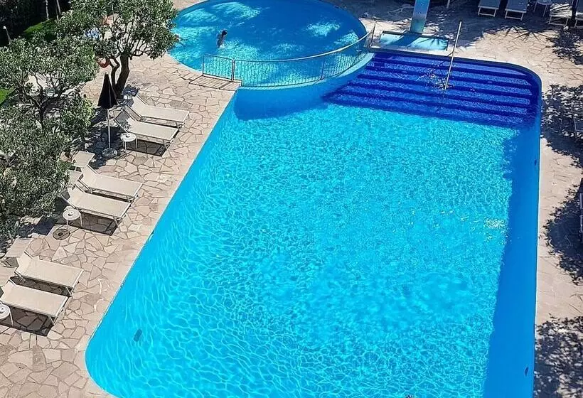 בית מלון כפרי Alpha