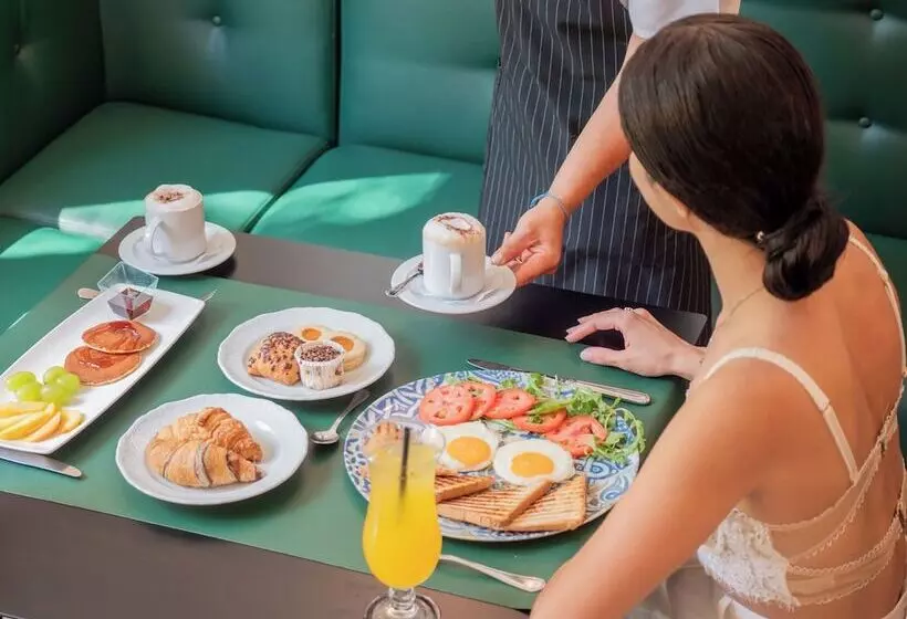 호텔 Central Wellness