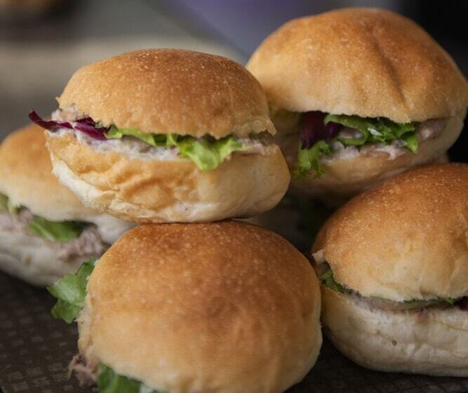 International Hotel E Suite