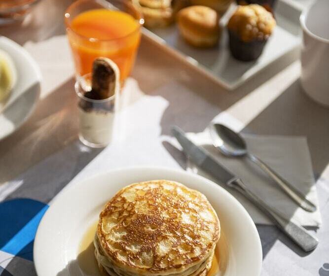 International Hotel E Suite